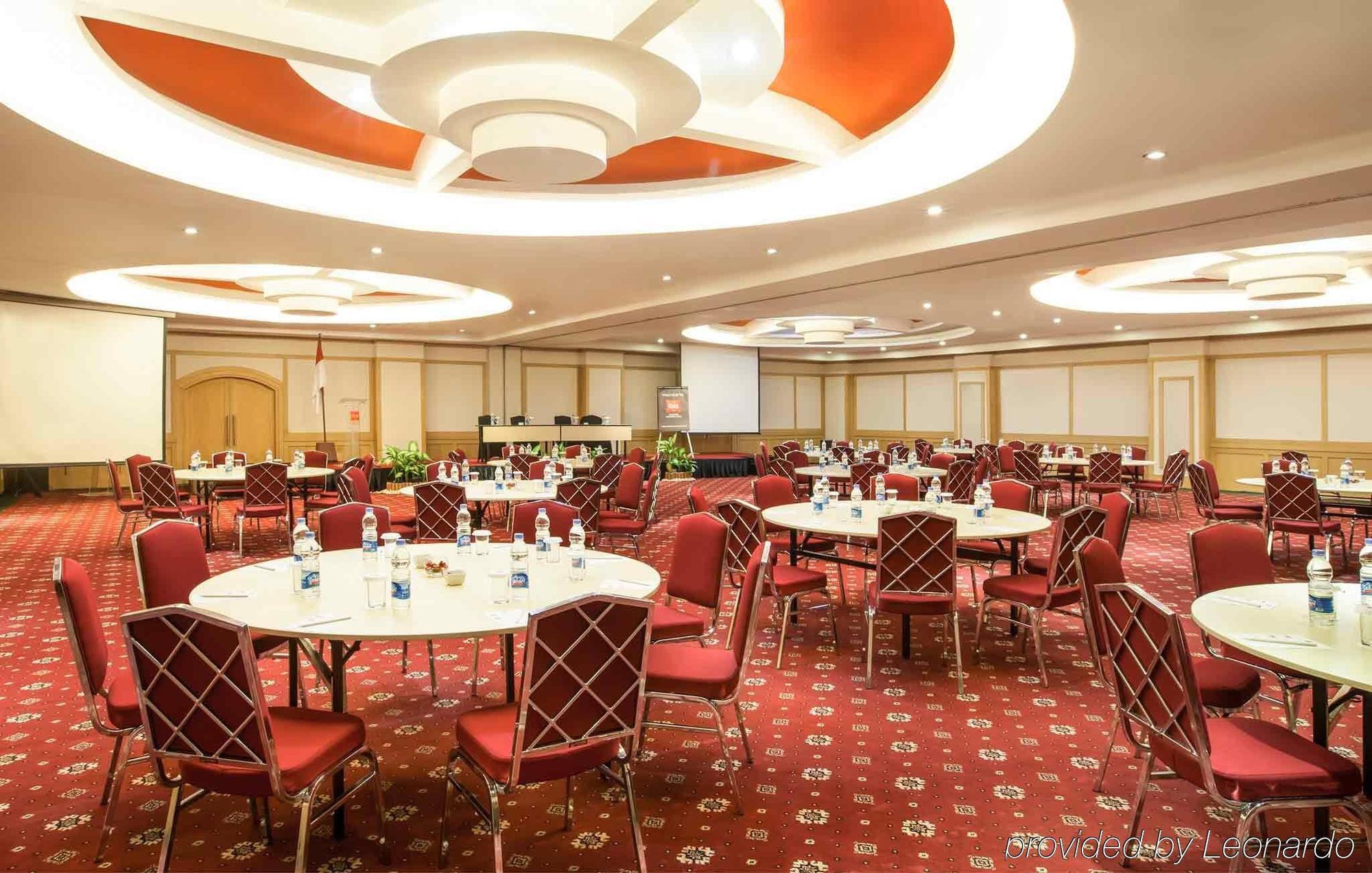 Ibis Mangga Dua Hotel Jakarta Exterior foto