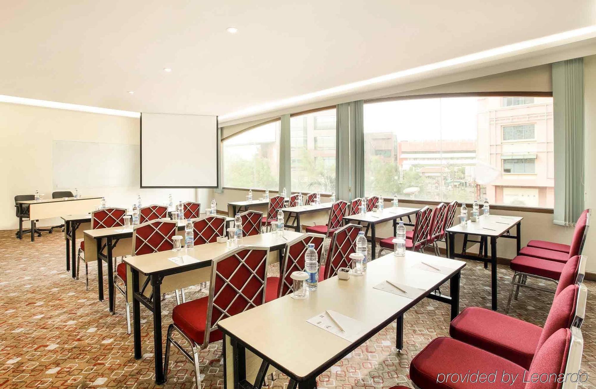 Ibis Mangga Dua Hotel Jakarta Exterior foto