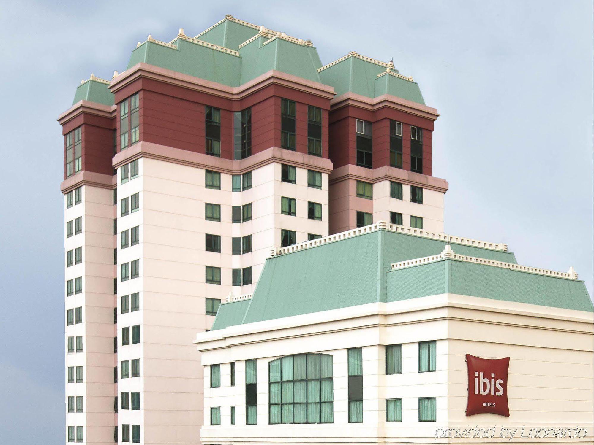 Ibis Mangga Dua Hotel Jakarta Exterior foto
