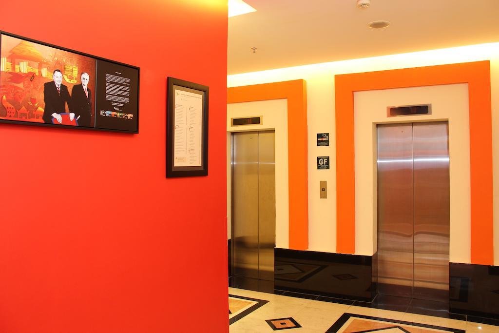Ibis Mangga Dua Hotel Jakarta Exterior foto