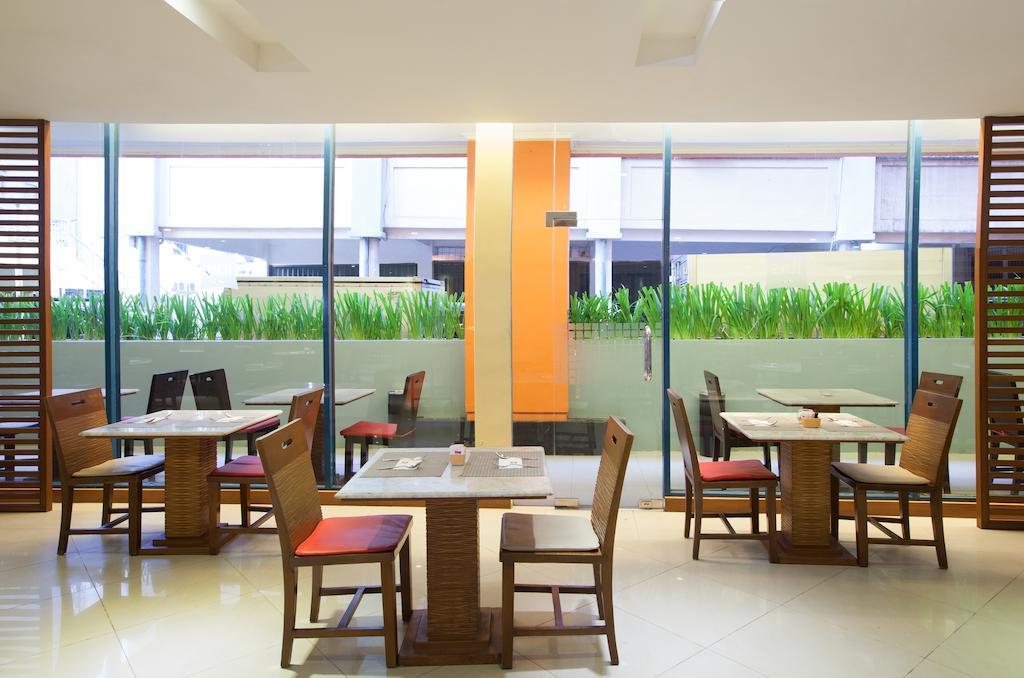 Ibis Mangga Dua Hotel Jakarta Exterior foto